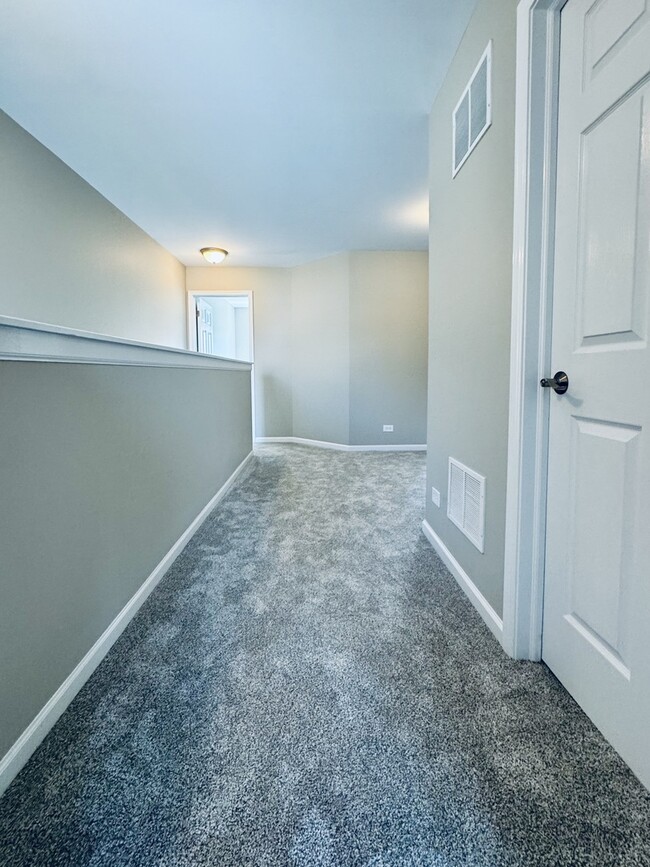 Building Photo - 404 N Patriot Dr