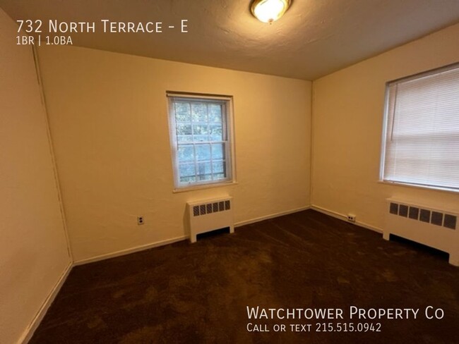 Building Photo - 732 North Terrace