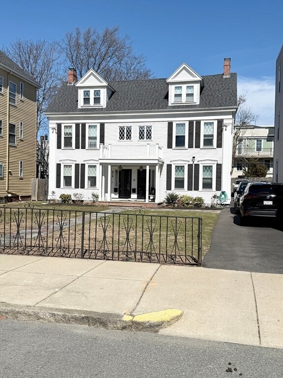 Building Photo - 920 E 4th St