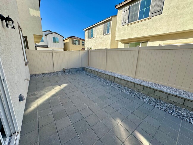 Building Photo - Brand New 4 bedroom Moreno Valley home wit...