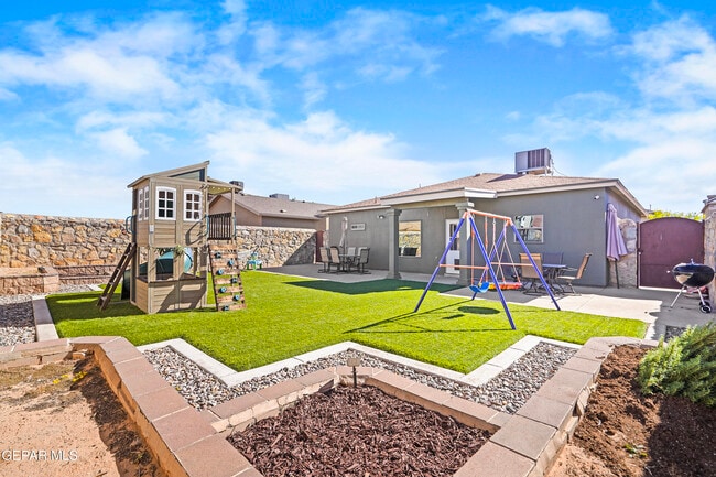 Building Photo - 14605 Christian Castle