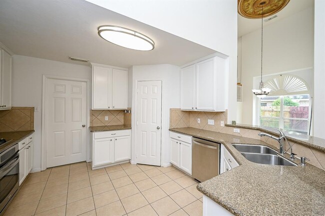 Building Photo - 25007 Ivy Trace Ln