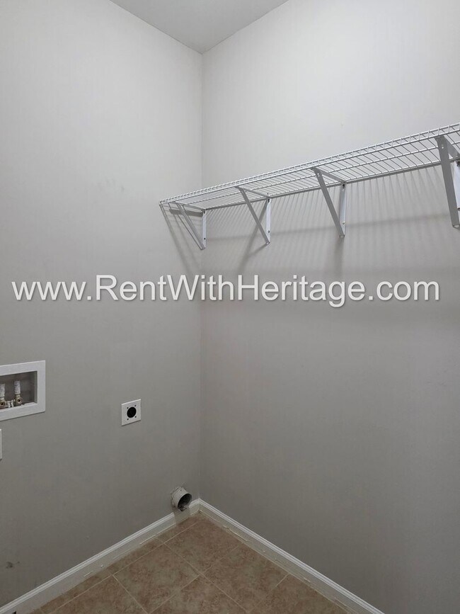 Building Photo - Stunning New 4bd/ 2.5ba / Immaculate / Attention to Detail/ Great Location