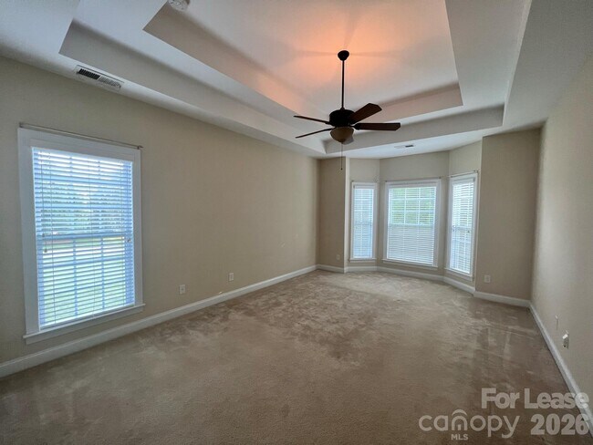 Building Photo - 353 E Waterlynn Rd