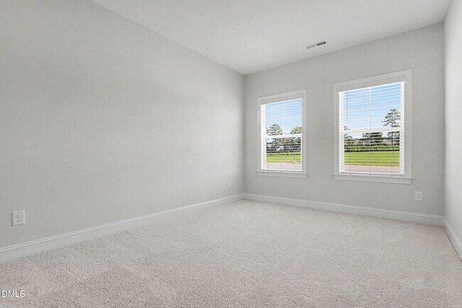 Building Photo - 321 Golden Trace Dr