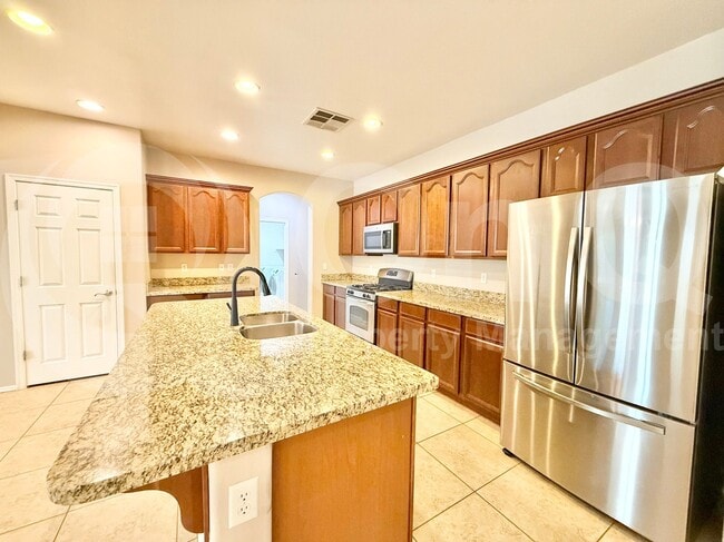 Building Photo - 2849 E Fandango Dr
