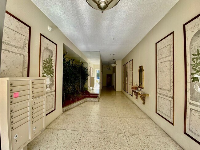 Building Photo - 156 9th Ave