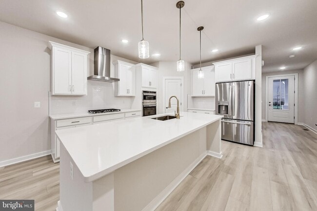 Primary Photo - 13317 Petrel St