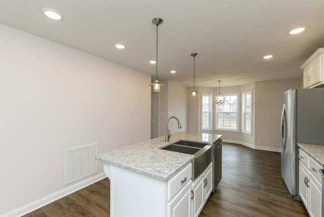 Building Photo - What a kitchen.