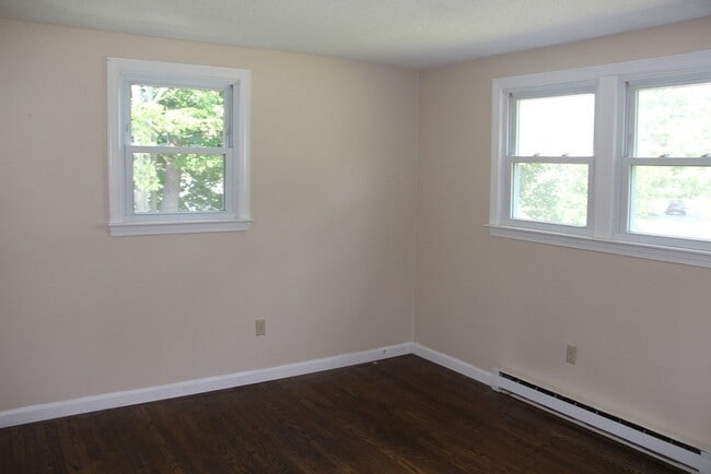 Building Photo - 15 Conant St
