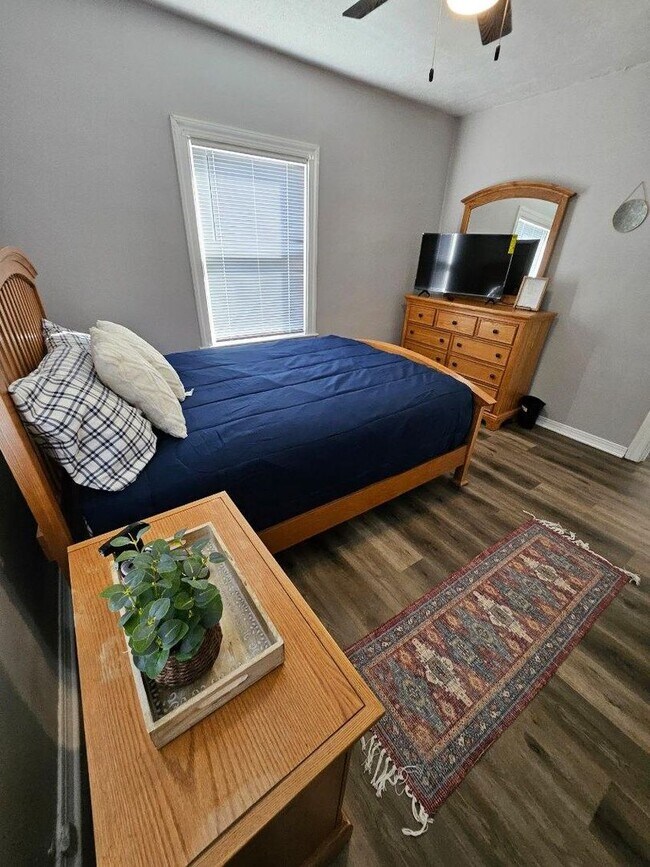 Building Photo - 2244 Park St