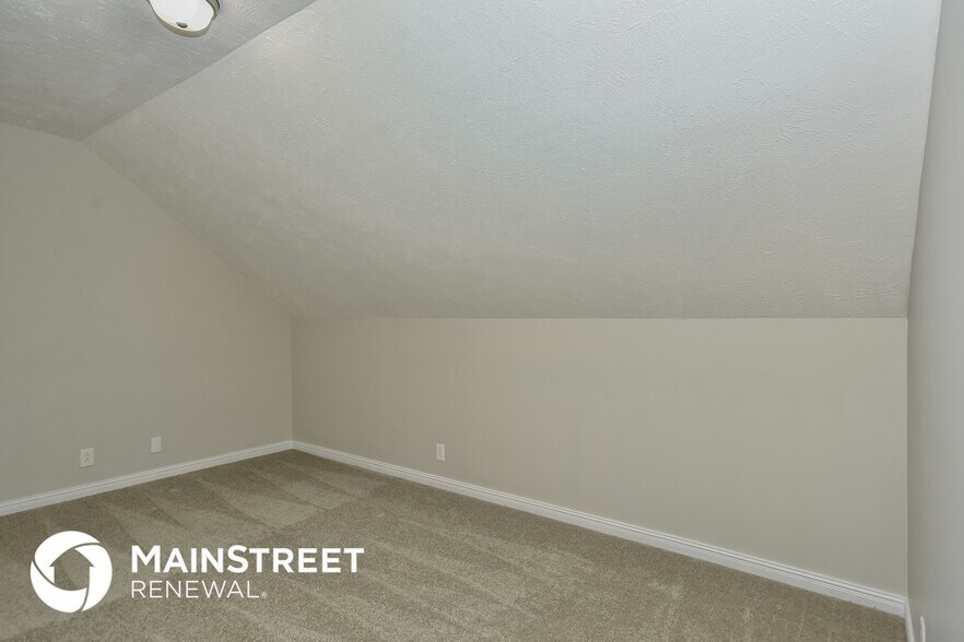 Building Photo - 2316 Broadview Dr