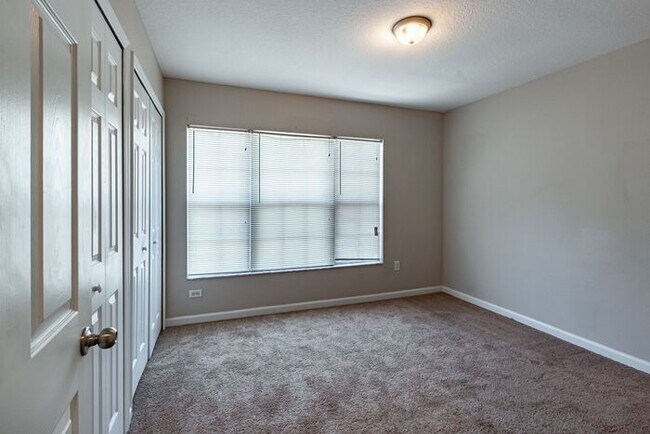 Building Photo - NOW AVAILABLE!!! Beautiful Large Town-home!