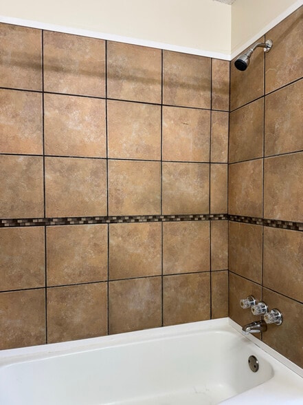 Building Photo - 2916 Iva Dr