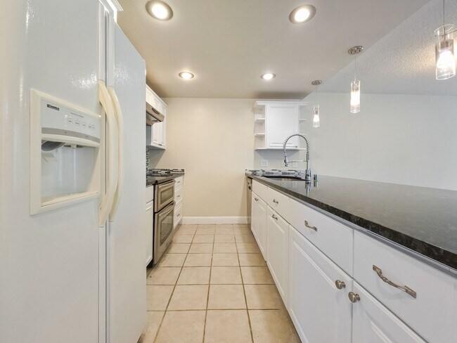 Building Photo - On-the-Water Living Experience: 2BR/2BA Co...
