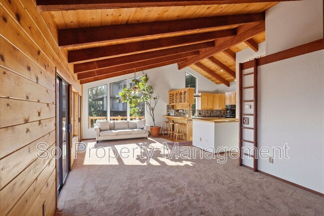 Building Photo - 147 Seacliff Dr