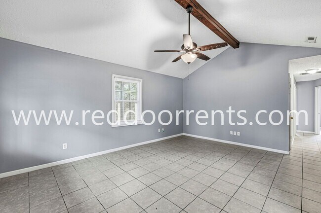 Building Photo - Charming 3-Bedroom Ranch in Plainfield