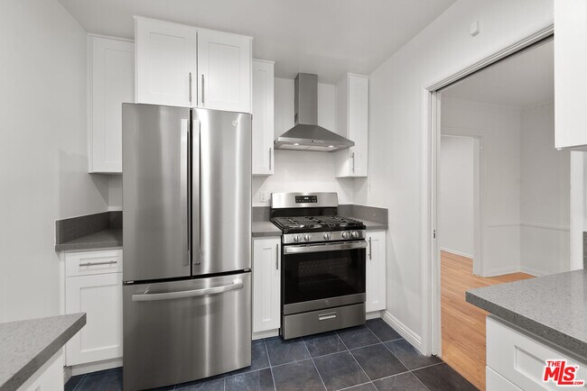 Building Photo - 1208 N Crescent Heights Blvd