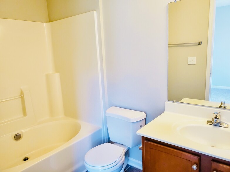 Building Photo - 650 Ganyard Farm Way, 43