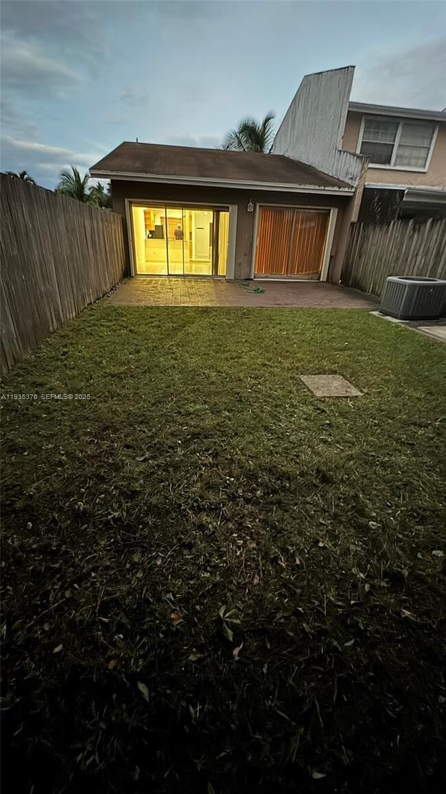 Building Photo - 9636 SW 147th Ct