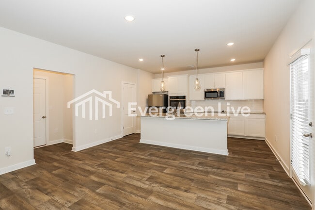 Building Photo - 250 Crababble Rd