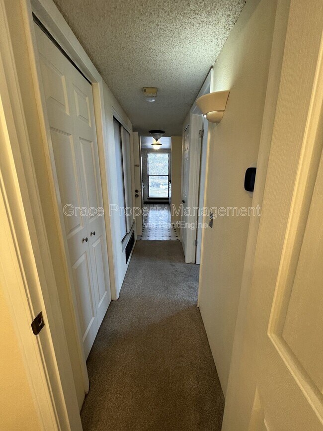 Building Photo - 9817 E Peakview Ave