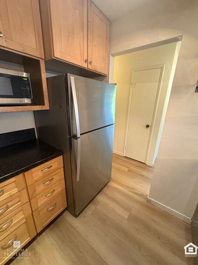 Building Photo - 429 Bernice Ln