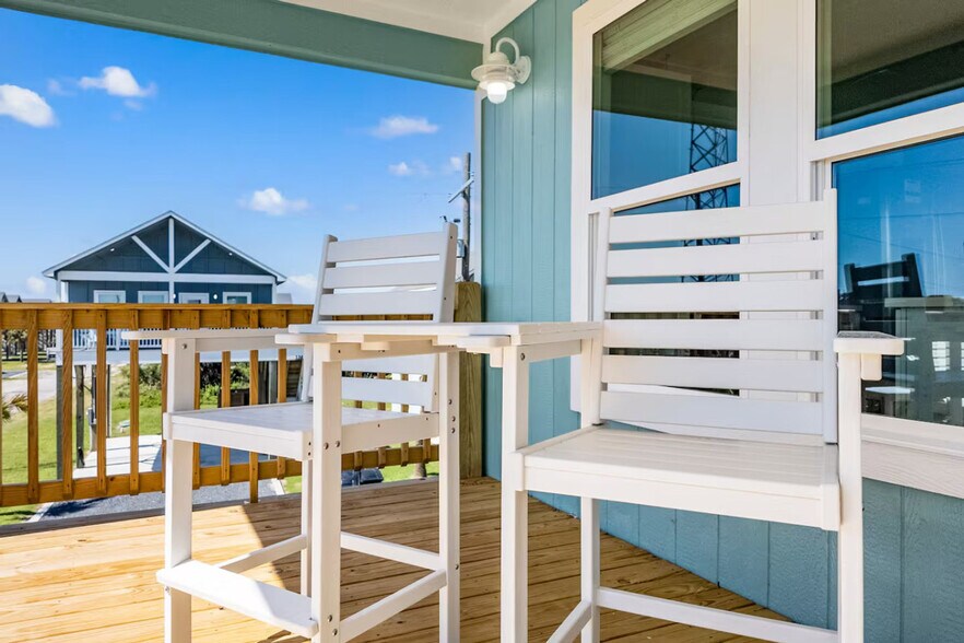 Building Photo - 1062 Cedar Ln