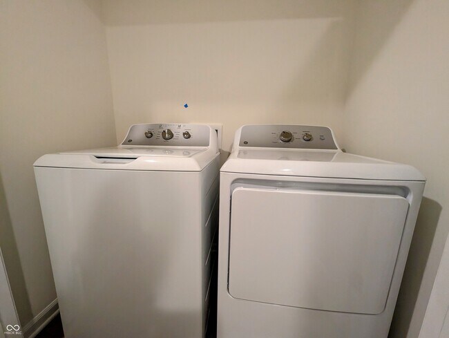 Building Photo - 2650 Marjorie Ln