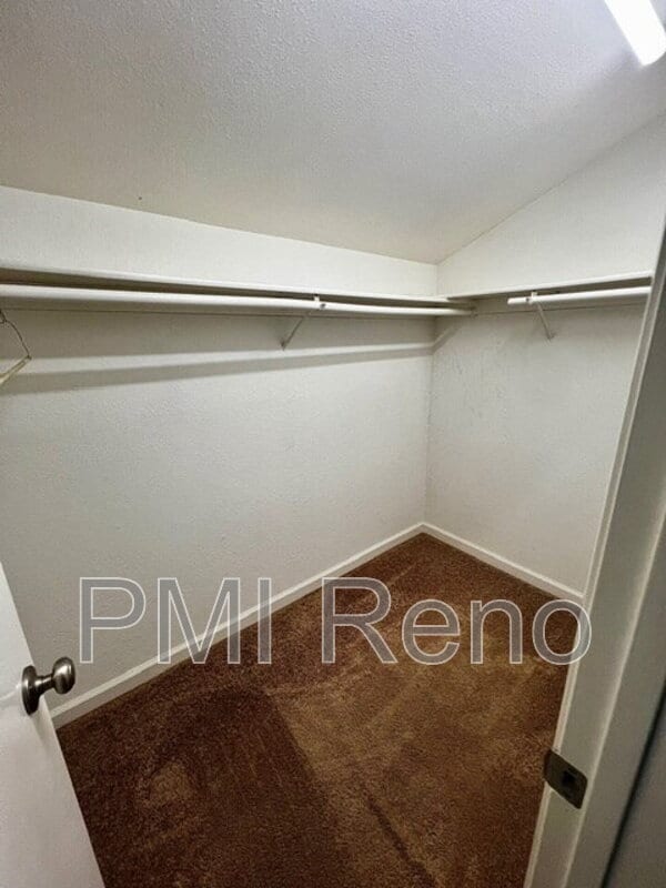 Building Photo - 3865 E Leonesio Dr