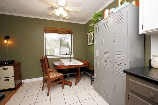 Building Photo - Central Niceville Location