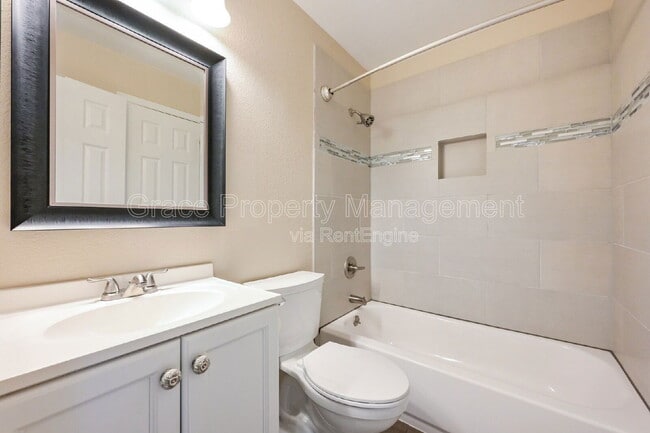 Building Photo - 8165 S Fillmore Way