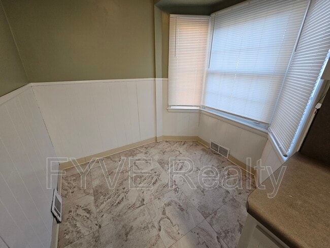 Building Photo - 3882 Faversham Rd