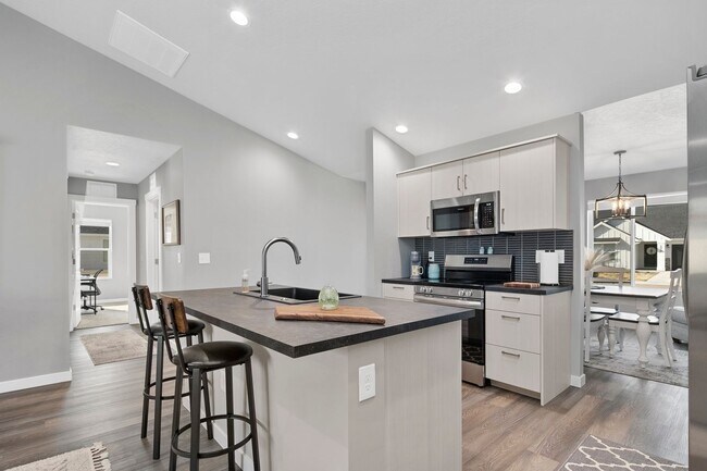 Building Photo - Lovely Meridian Home
