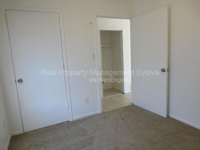 Building Photo - 2950 E Mobile Ln