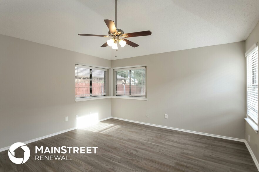 Building Photo - 7401 Aberdeen Dr