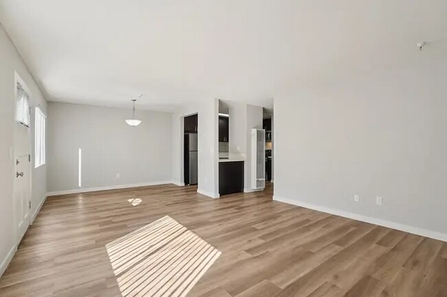 Building Photo - Chadron Apartment