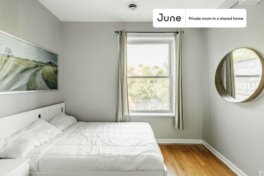 Building Photo - Room in Shared 3 bed/1 bath home