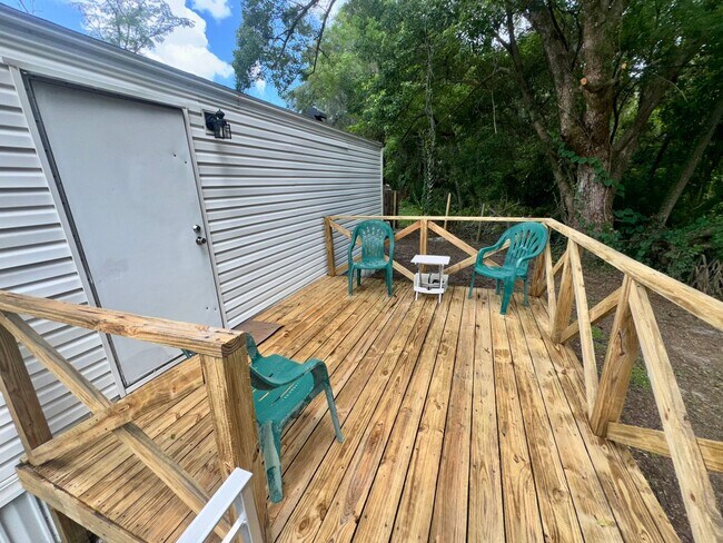 Building Photo - 641 Bayou Dr