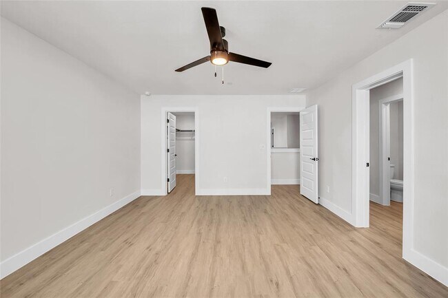 Building Photo - 7600 Strong Bow Ct