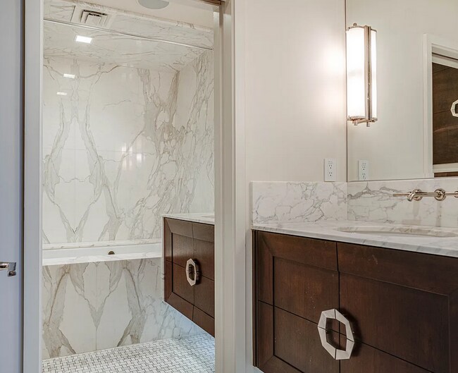 Building Photo - 700 Hildebrand-463.5