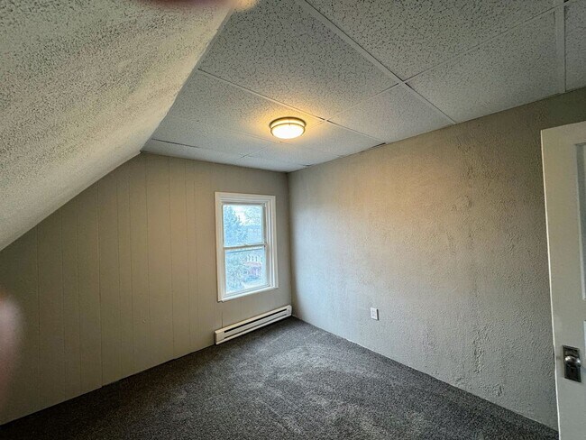 Building Photo - 320 Orchard Pl
