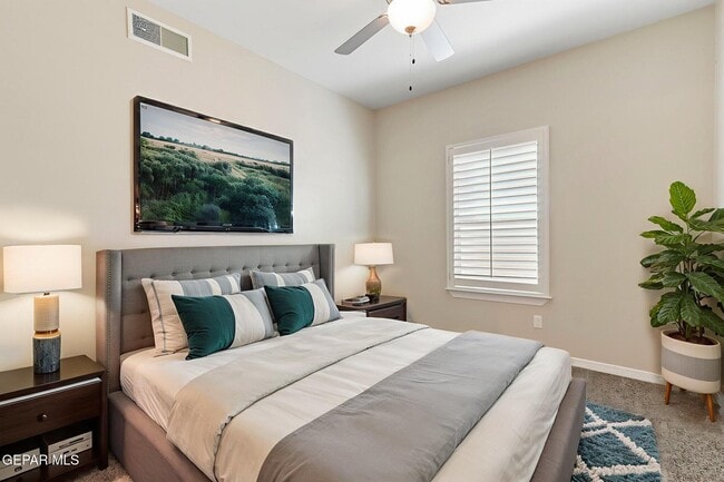 Building Photo - 14832 Sunny Land Ave