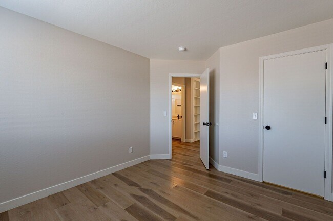 Building Photo - 15885 W Apache St