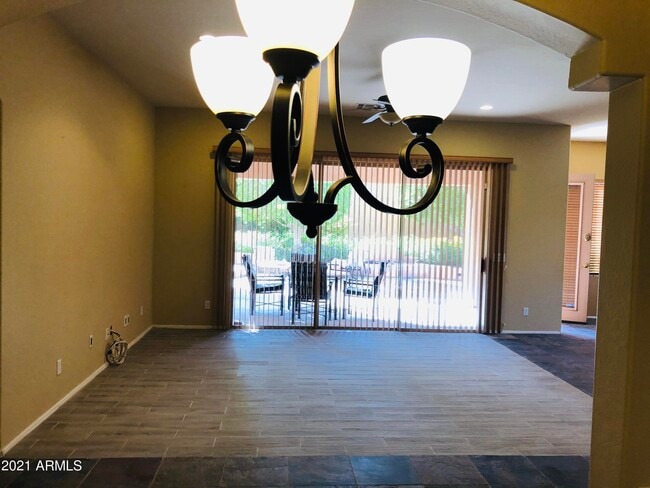Building Photo - 10453 E Pine Valley Dr
