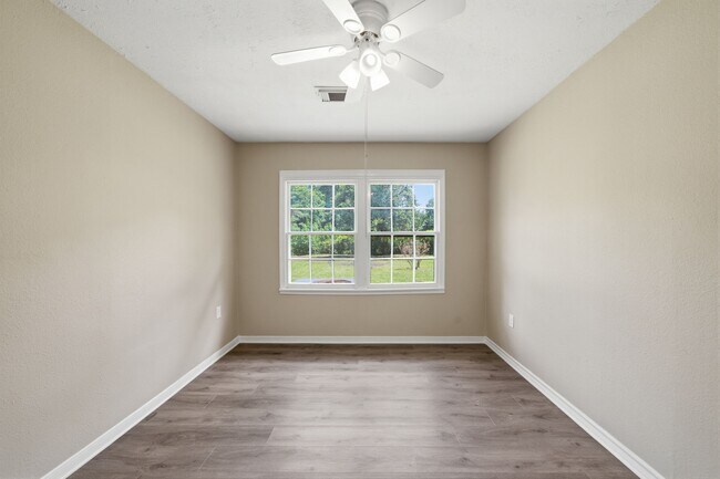 Building Photo - 14906 Quaking Aspen Dr