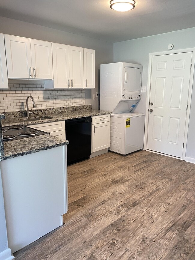 Building Photo - 18272 Sidney Ave