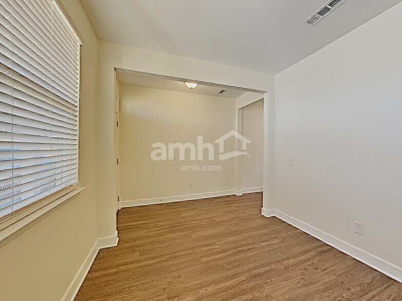 Building Photo - 5404 Lake Water Ct