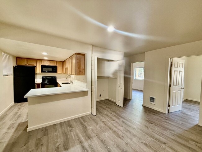 Building Photo - Lupin Apartments