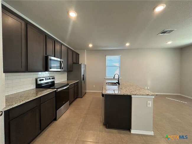 Building Photo - 2565 Hiddenbrooke Trace